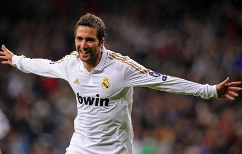 爱游戏娱乐-排球赛场焦点！中国队对阵西班牙队，战况跌宕起伏，悬念直到终场