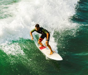 爱游戏娱乐-塔图姆遭遇七连败，西班牙队教练面临压力！